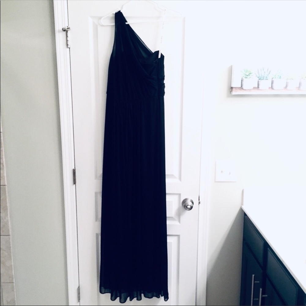DAVIDS BRIDAL FLOOR LENGTH DRESS. Size 8 - Picture 4 of 6